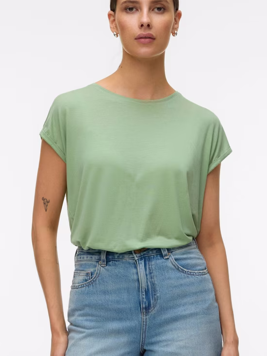 Vero Moda T-Shirts in Green
