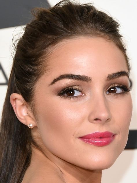 bright fuchsia lip